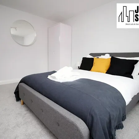 Fabulous 2 Bedroom Compass House By Jtb Stays Short Lets & Serviced Accommodation, Self Check-In And Wifi *