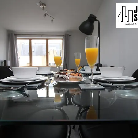Fabulous 2 Bedroom Compass House By Jtb Stays Short Lets & Serviced Accommodation, Self Check-In And Wifi * Bristol