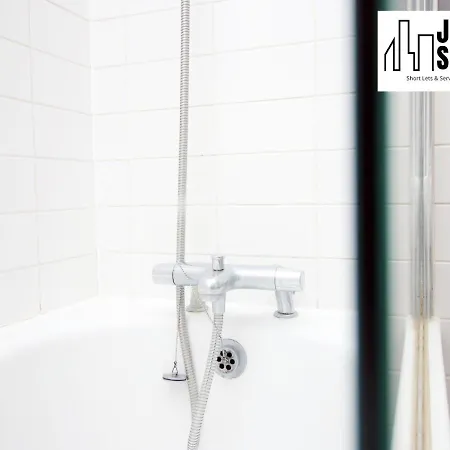 Fabulous 2 Bedroom Compass House By Jtb Stays Short Lets & Serviced Accommodation, Self Check-In And Wifi Bristol
