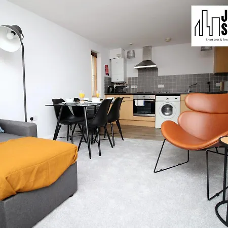 Fabulous 2 Bedroom Compass House By Jtb Stays Short Lets & Serviced Accommodation, Self Check-In And Wifi