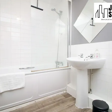 Apartment Fabulous 2 Bedroom Compass House By Jtb Stays Short Lets & Serviced Accommodation, Self Check-In And Wifi *