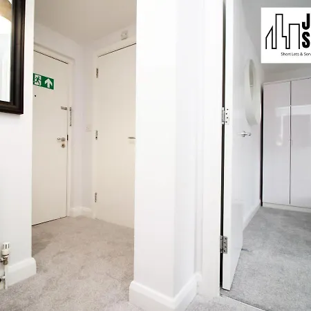 Apartment Fabulous 2 Bedroom Compass House By Jtb Stays Short Lets & Serviced Accommodation, Self Check-In And Wifi Bristol