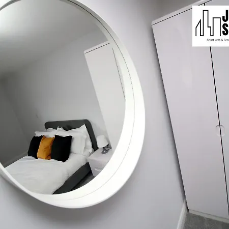 Fabulous 2 Bedroom Compass House By Jtb Stays Short Lets & Serviced Accommodation, Self Check-In And Wifi