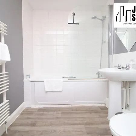 Apartment Fabulous 2 Bedroom Compass House By Jtb Stays Short Lets & Serviced Accommodation, Self Check-In And Wifi