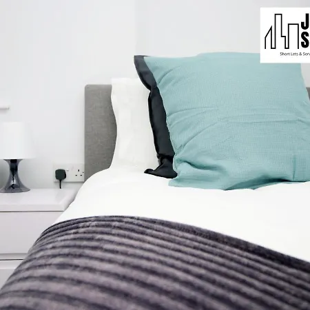 Fabulous 2 Bedroom Compass House By Jtb Stays Short Lets & Serviced Accommodation, Self Check-In And Wifi Apartment