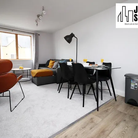 Fabulous 2 Bedroom Compass House By Jtb Stays Short Lets & Serviced Accommodation, Self Check-In And Wifi Apartment