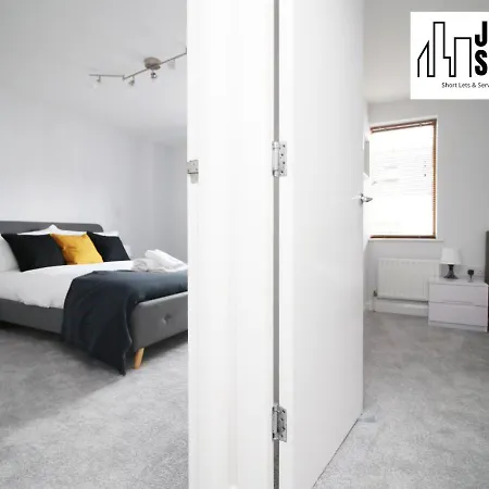 Fabulous 2 Bedroom Compass House By Jtb Stays Short Lets & Serviced Accommodation, Self Check-In And Wifi Apartment *