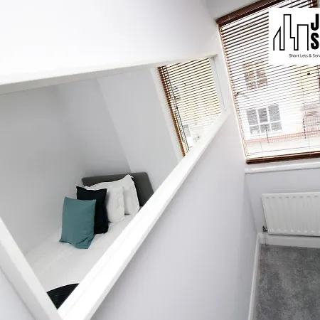 Fabulous 2 Bedroom Compass House By Jtb Stays Short Lets & Serviced Accommodation, Self Check-In And Wifi Apartment Bristol