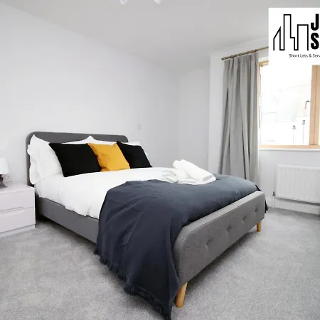 Fabulous 2 Bedroom Compass House By Jtb Stays Short Lets & Serviced Accommodation, Self Check-In And Wifi